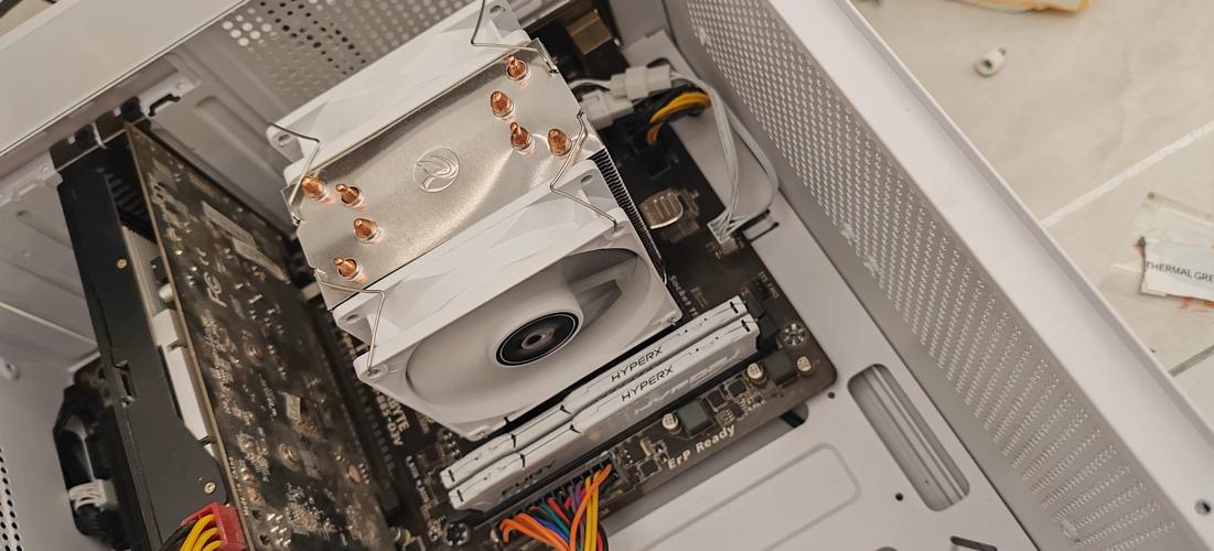 电脑里有哪几个部位需要散热器