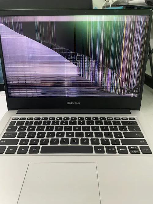 笔记本电脑换屏幕多少钱电脑屏碎了要换的话大概需要多少钱