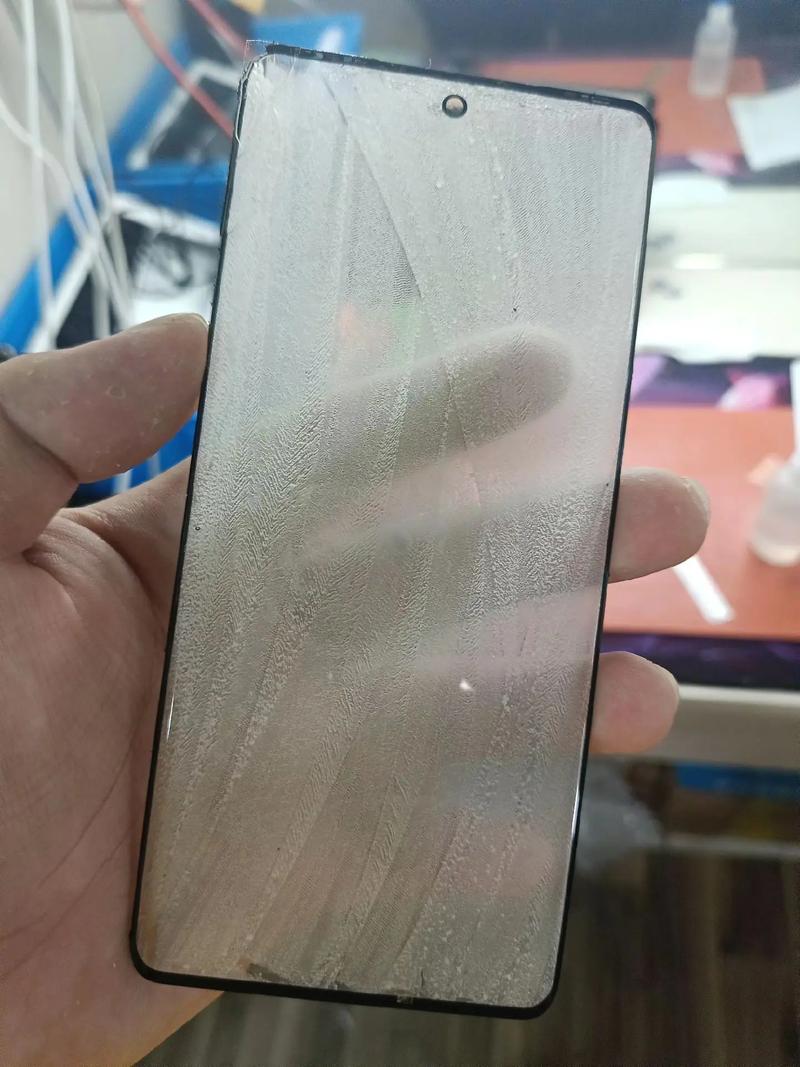 vivo手机屏幕开胶了修一下多少钱