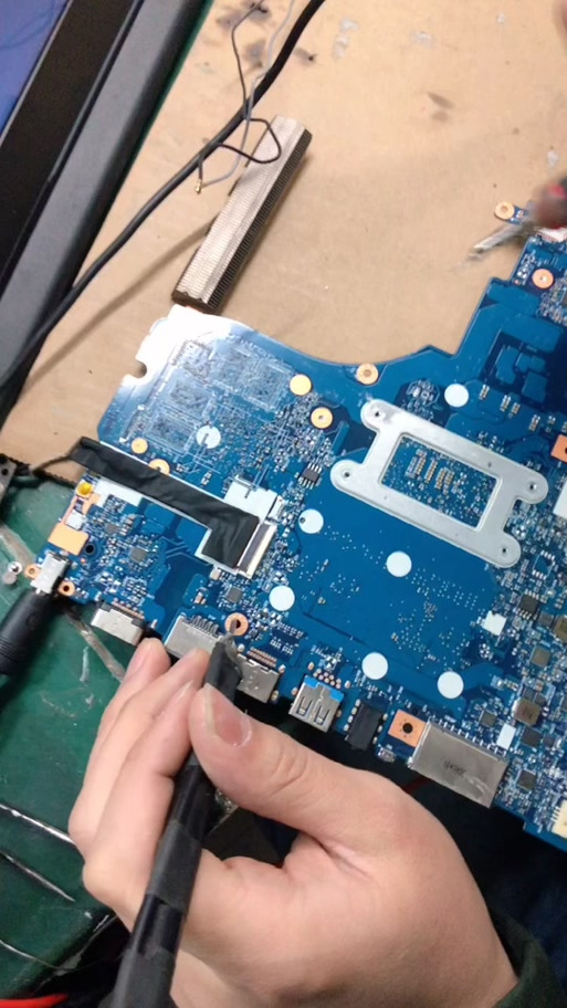 联想电脑屏幕一直闪烁怎么解决?