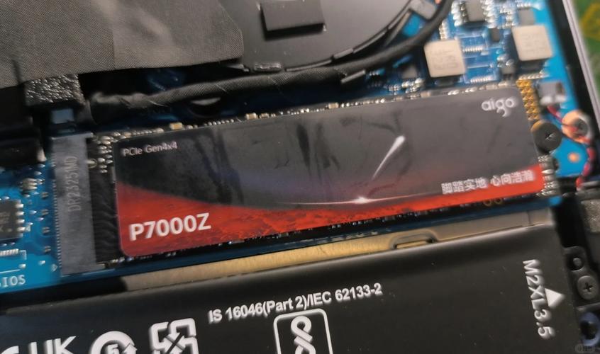 电脑硬盘费用一个电脑硬盘大约多少钱