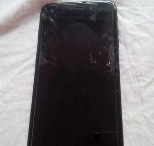 苹果7P玻璃外屏碎了,去官方售后换一个多少钱