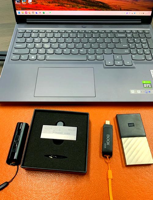 联想y7000p摄像头位置