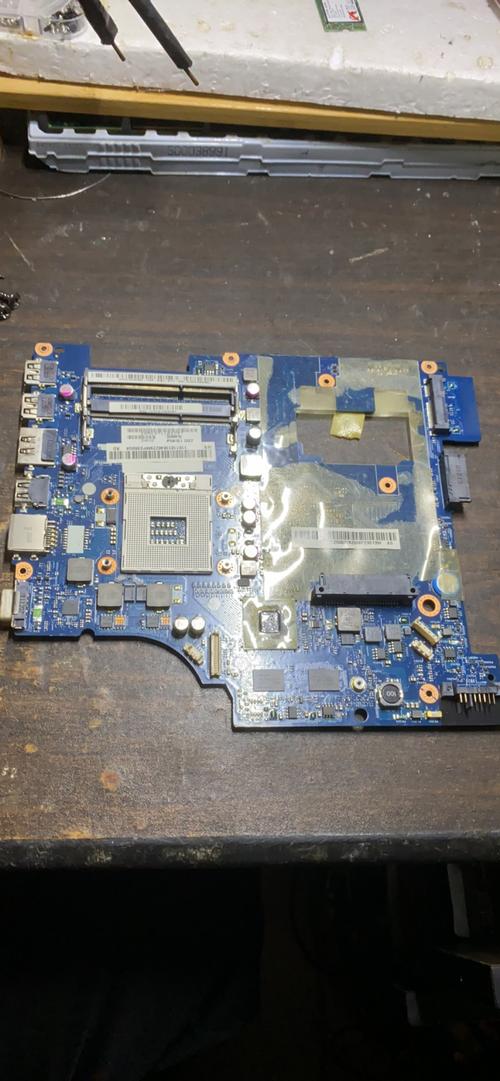 联想g470后有几个内存槽面?