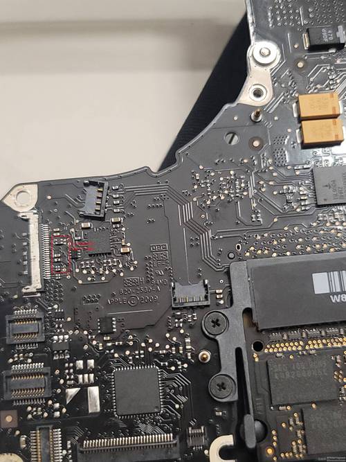 苹果笔记本,型号A1466,更换主板显示座(其他都不换)费用是多少?