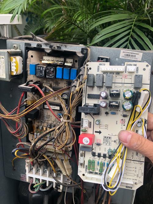 海尔洗衣机程序故障,进水量过低,只能换电脑板,不能修么???