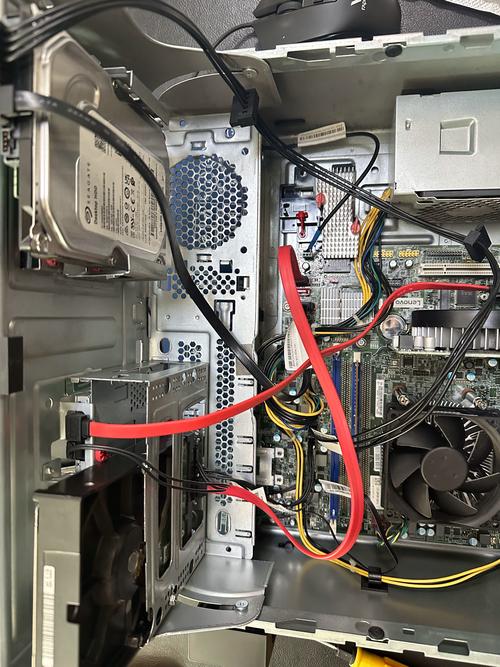 电脑硬盘两根线是什么线电脑硬盘线是哪一根