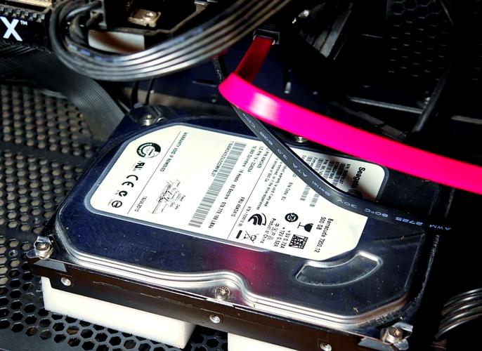 机械硬盘上两根线分别接哪儿