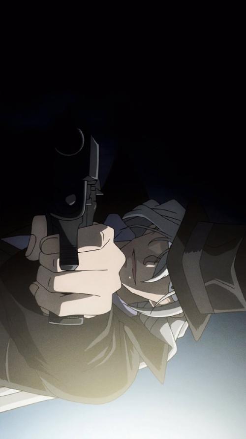 名侦探柯南剧场版漆黑的追踪者,琴最后杀爱尔兰为什么不打要害,这不是...