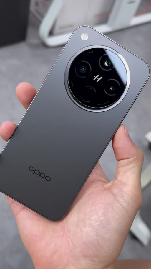 现在想买部手机,2400以内的,要运行4G内存已上,存储32G以上,像素高[One]、..