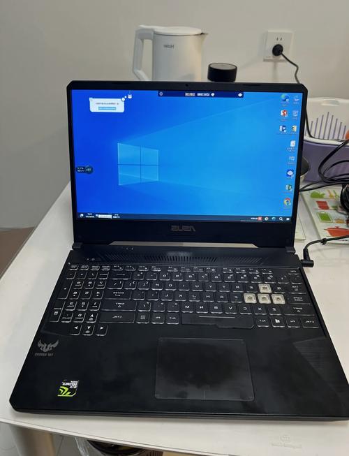 华硕笔记本飞行堡垒7[FX95DU(板型FX505DU)]的D面是是什么材质的?