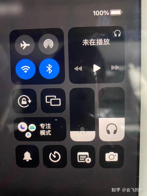 ipad没有声音,只显示耳机,怎么回事?