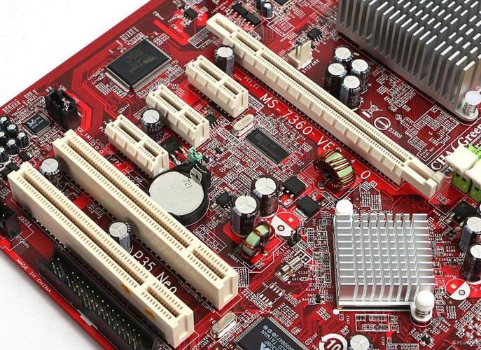 除了显卡,你知道PCI-E插槽还能插什么吗