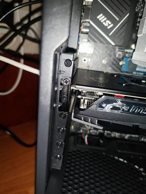 显卡从主板上取下来用什么样的螺丝刀