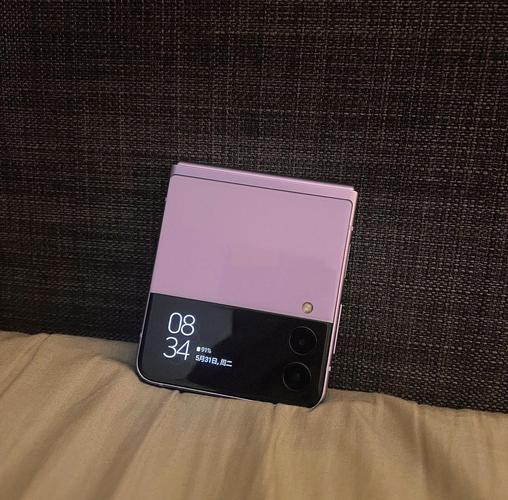 三星f7000折叠手机是双卡双待吗