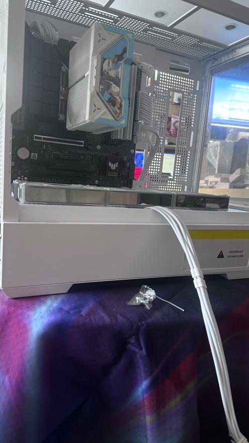 电脑一开机就嗡嗡的响电脑主机开机时总是嗡嗡响怎么回事