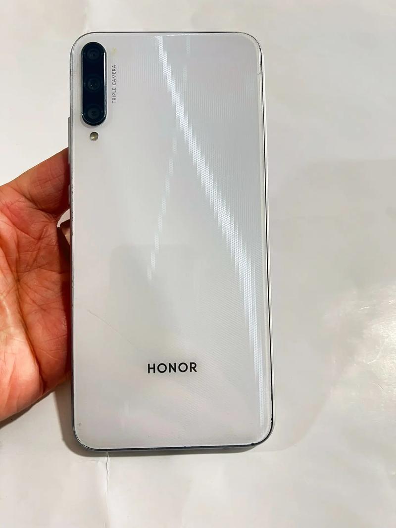 荣耀play3换华为,账号互通吗