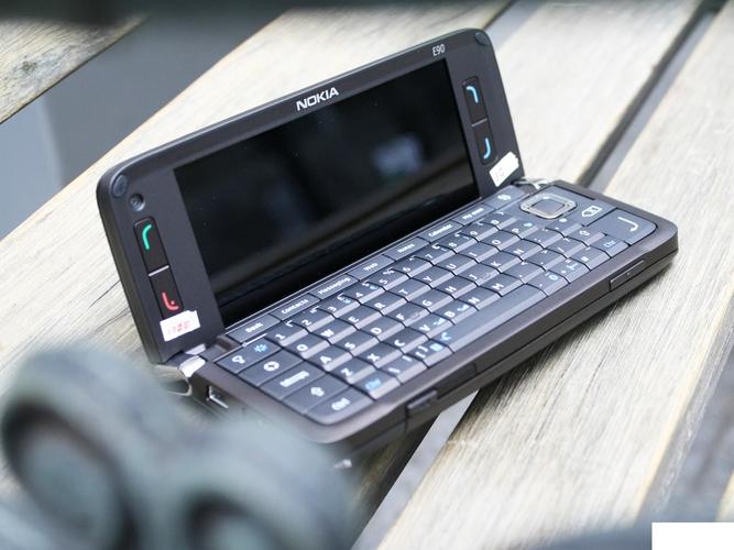 e90诺基亚,值得入手吗?