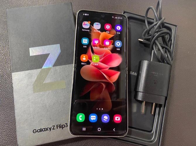 三星ZFlip3换屏多少钱?