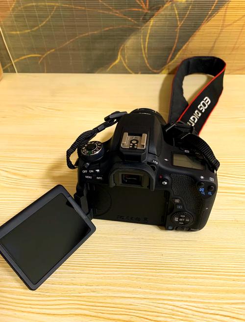 想入手一款入门单反,了解了一下,貌似佳能760d据说性能很好,性价比...