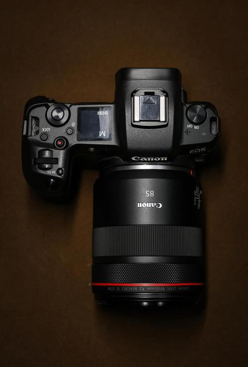 佳能性价比比较高的全画幅单反相机