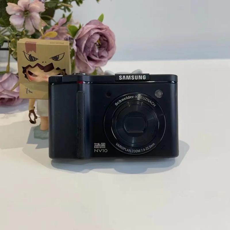 三星蓝调NV8的闪光灯怎样打开的