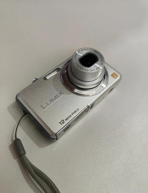 数据相机中CMOS与CCD有什么区别?为什么CMOS的要便宜很多?