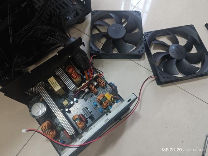 电脑主机散热扇拔不掉