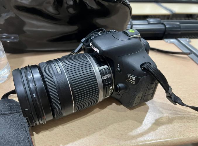 佳能600d怎么调光圈