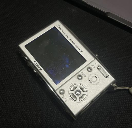 索尼DSC-T5充电时指示灯什么颜色?