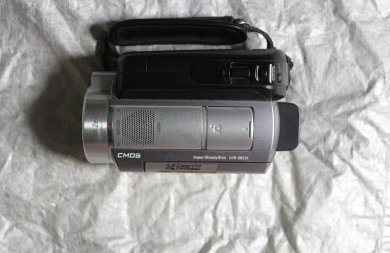 推荐一款数码摄像机家用的要经久耐用?麻烦具体说一下。