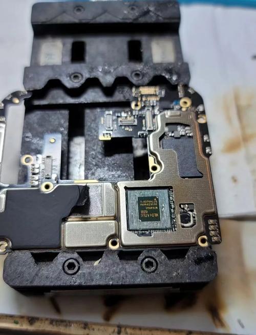 ...我想问下虚焊需要更换显卡么?需要多少钱啊,跪求解