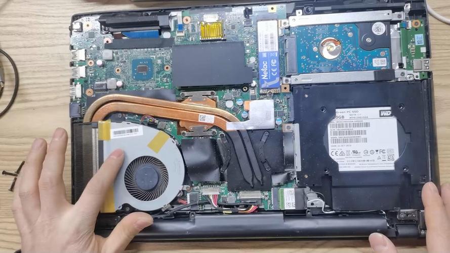 笔记本电脑的风扇多久清理一次比较合适