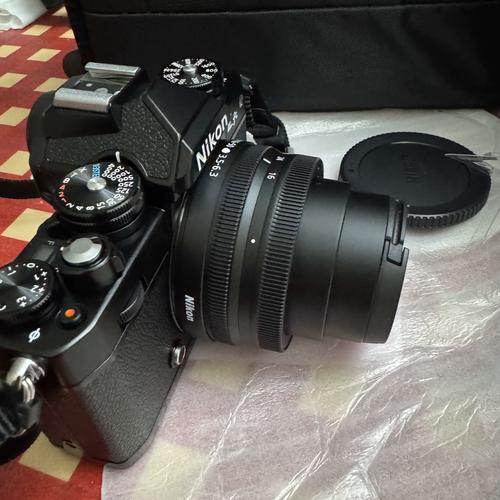 求一台半画幅锐度很高的小相机