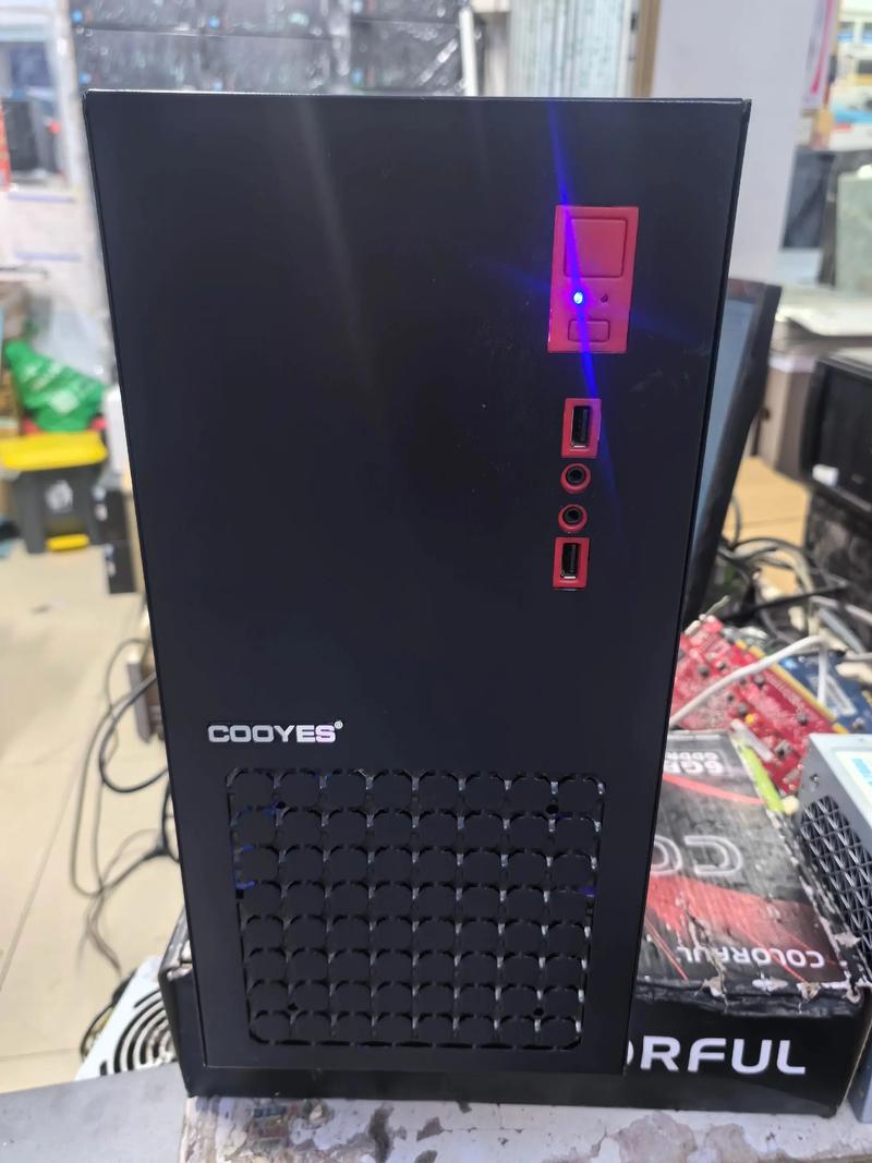 就是i5的六代CPU,8g内存我的是梅捷主板。固态硬盘240G的。显卡独立的...