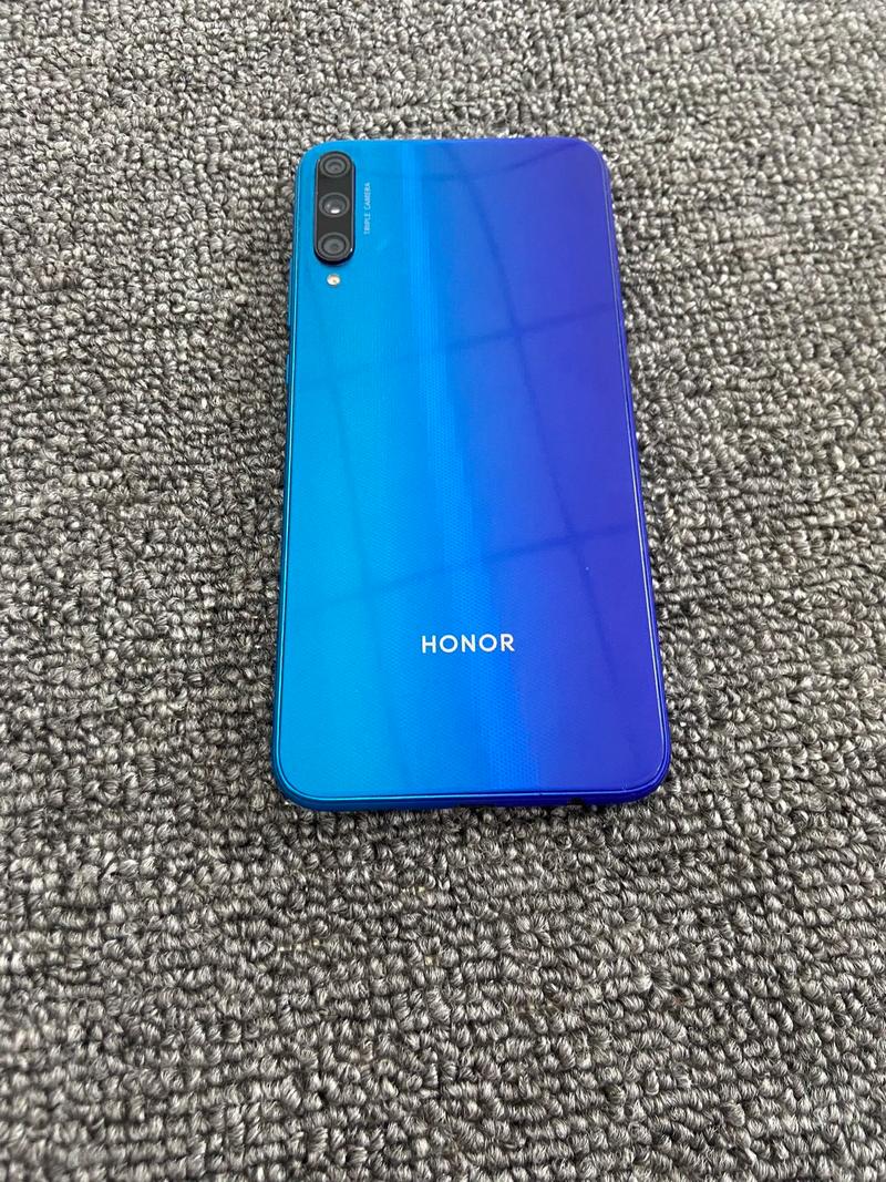 荣耀play3停产时间