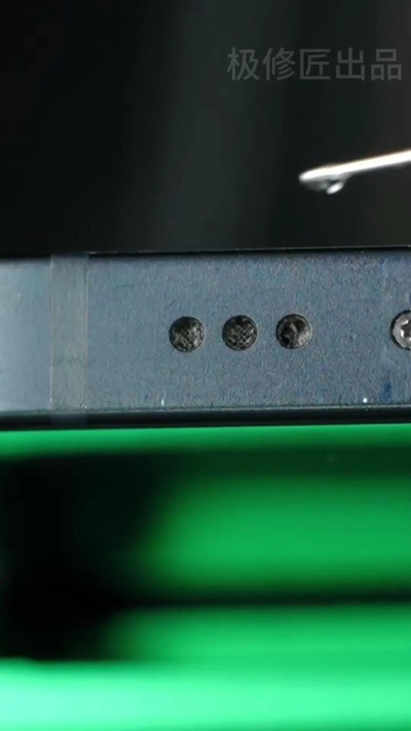 如何自己动手更换iPhone4S电池?