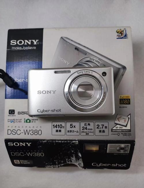 刚买的索尼数码相机,型号是DSC-W310,操作时全是外文,也没有中文说明书...