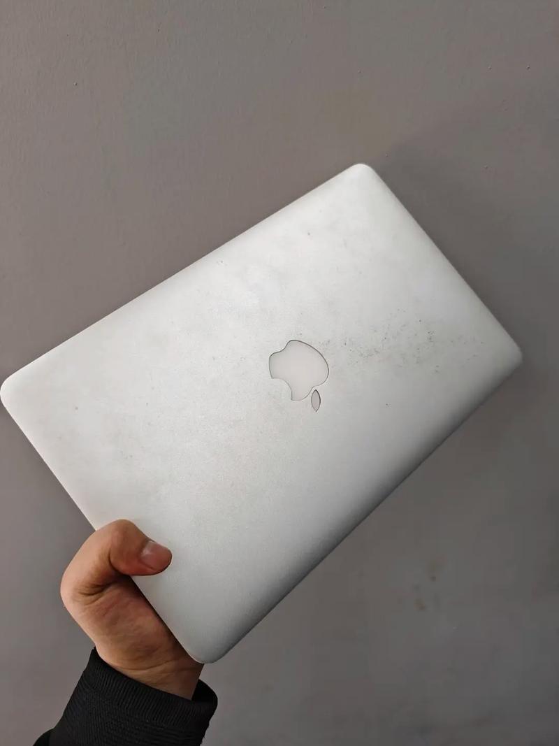 macbook11寸最后一代是几几年