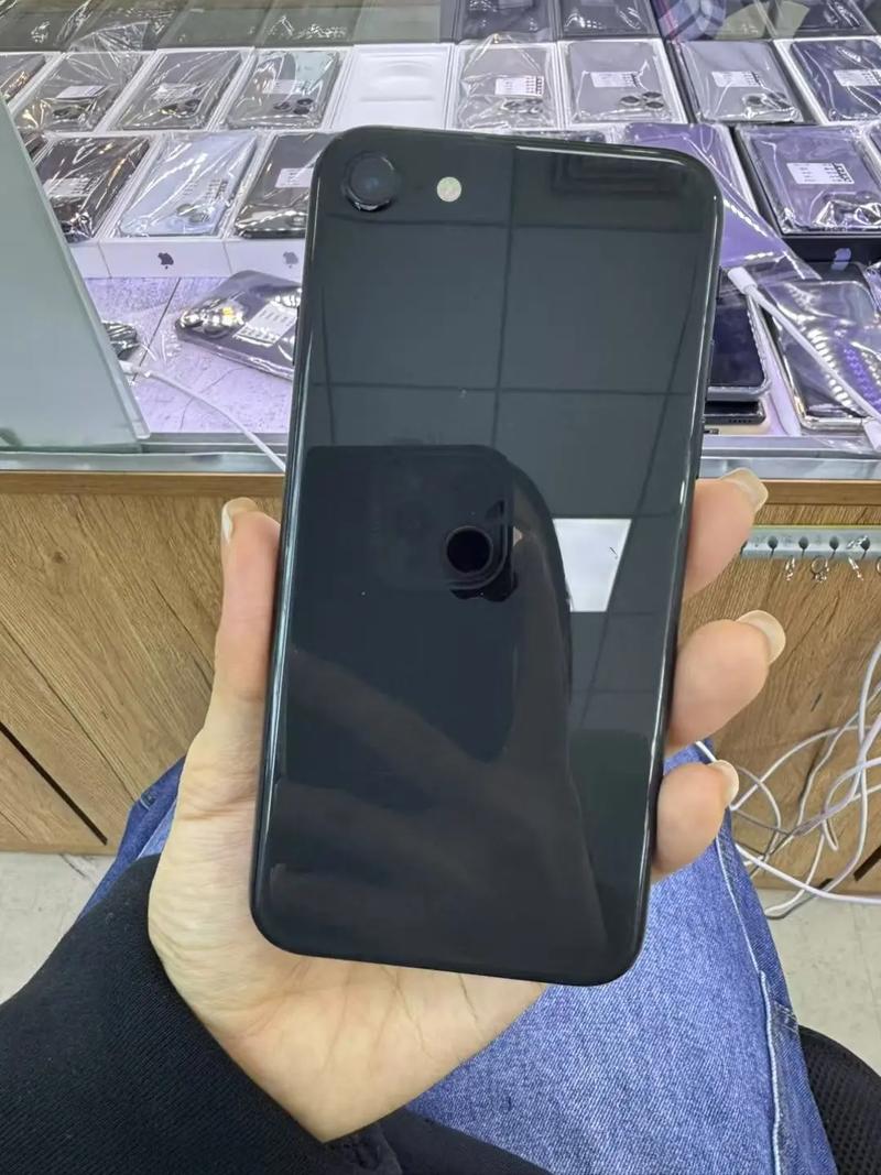 64G的se2能升级最新版本嘛