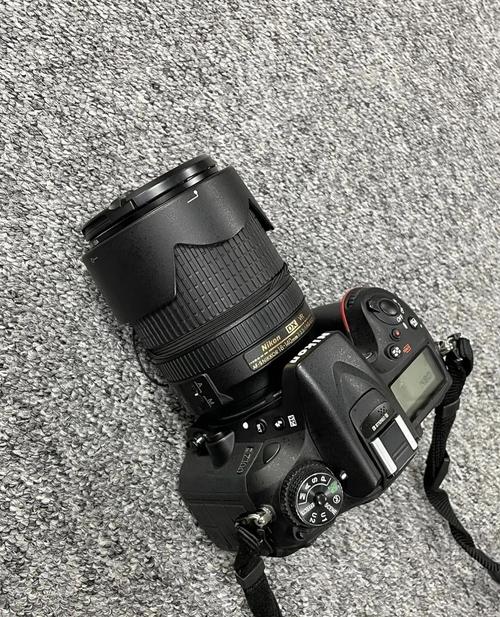 尼康D7100与佳能750D哪个跟适合初级学者入手?