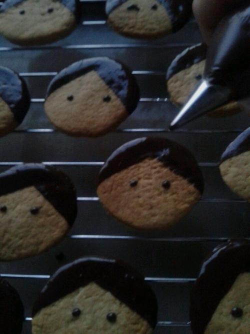 饼干头和小痰盂哪个好