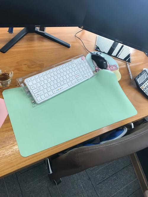 鼠标垫融化了粘桌面怎么清洗