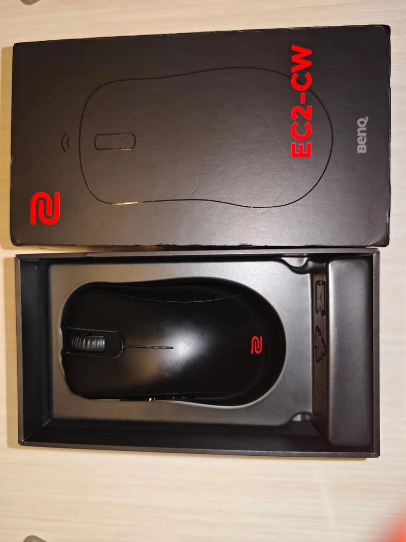 想了解下CSGO职业选手用的鼠标和键盘都是什么牌子的?