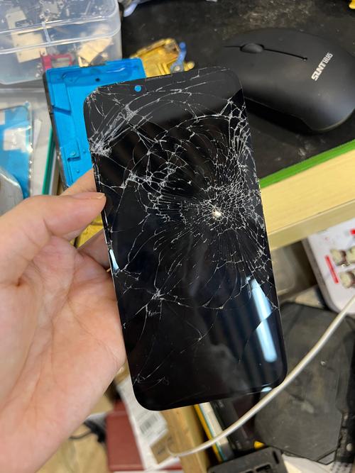 手机屏摔碎了换个屏要多少钱