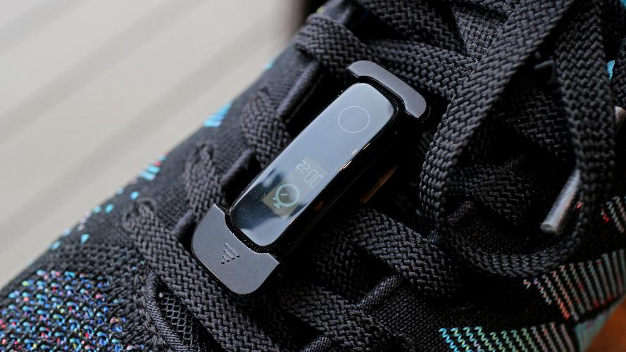 华为荣耀手环4running使用说明(华为荣耀手环4)