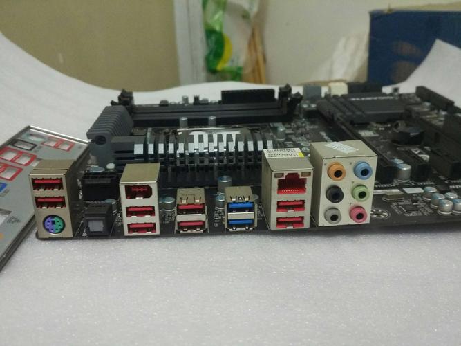 技嘉GA-Z68X-UD3-B3支持哪些CPU类型?