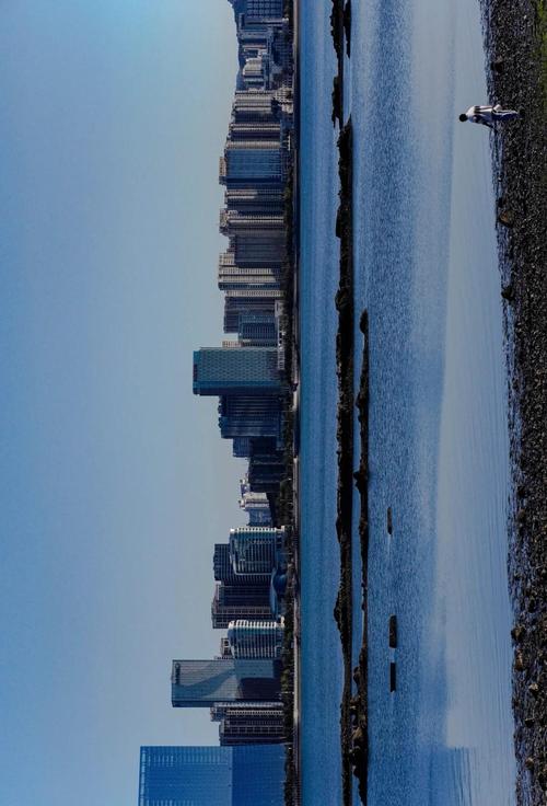 拍风景用什么定焦镜头好