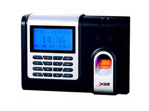 如何在中控软件上查指纹考勤机的打卡记录?