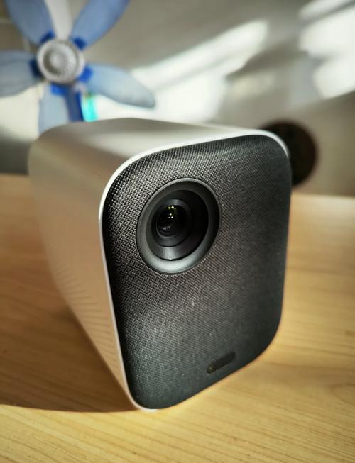 小米投影仪pro和青春版区别